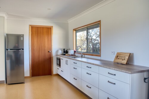 Kangarooby Cottage – A Peaceful Off-grid escape