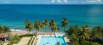 Beautiful Oceanfront 2 bedroom, 2 bath condo Aguada, PR