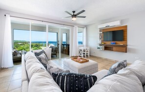 Smart TV - Beautiful Oceanfront 2 bedroom, 2 bath condo Aguada, PR (Aguada)