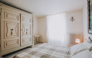 1 bedroom, travel crib, free WiFi, bed sheets