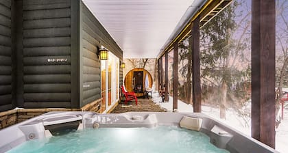 🏡 Log Cabin Stay w/ Sauna, Hot Tub + Games Room – Close to Town!