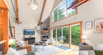 đĄ Log Cabin Stay w/ Sauna, Hot Tub + Games Room â Close to Town!