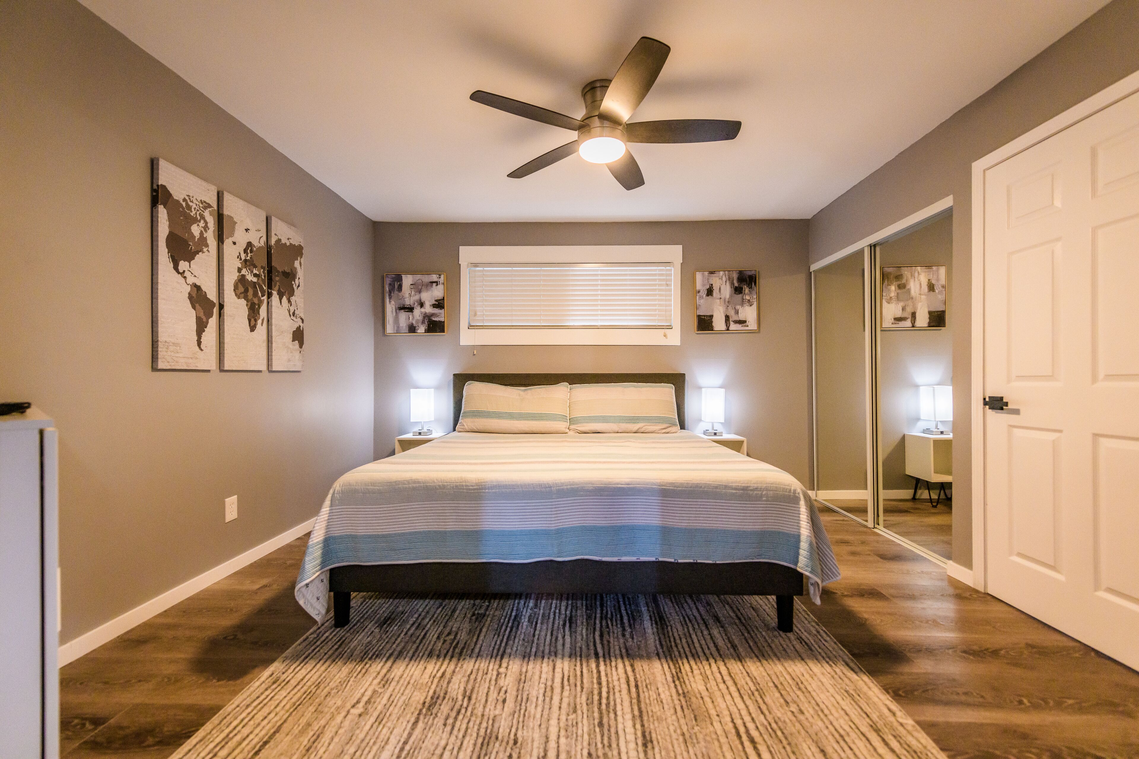 1 habitación, tabla de planchar con plancha, wifi gratis y ropa de cama 