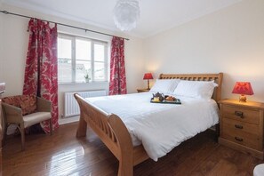 1 bedroom, iron/ironing board, free WiFi, bed sheets - The Little Hopton, Saxmundham (Saxmundham)