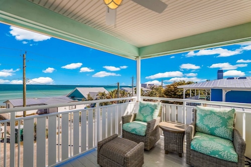Reel Deal: Water Views, Elevator, Pool by Anna Maria Life Vacation Rentals