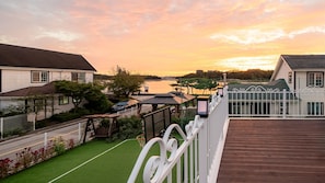 Quarto básico, 4 quartos (Private Poolvilla 1F+2F) | 4 quartos, Wi-Fi de cortesia