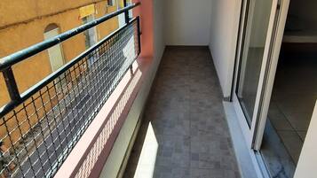 Premier Quadruple Room | WiFi (free), bed sheets