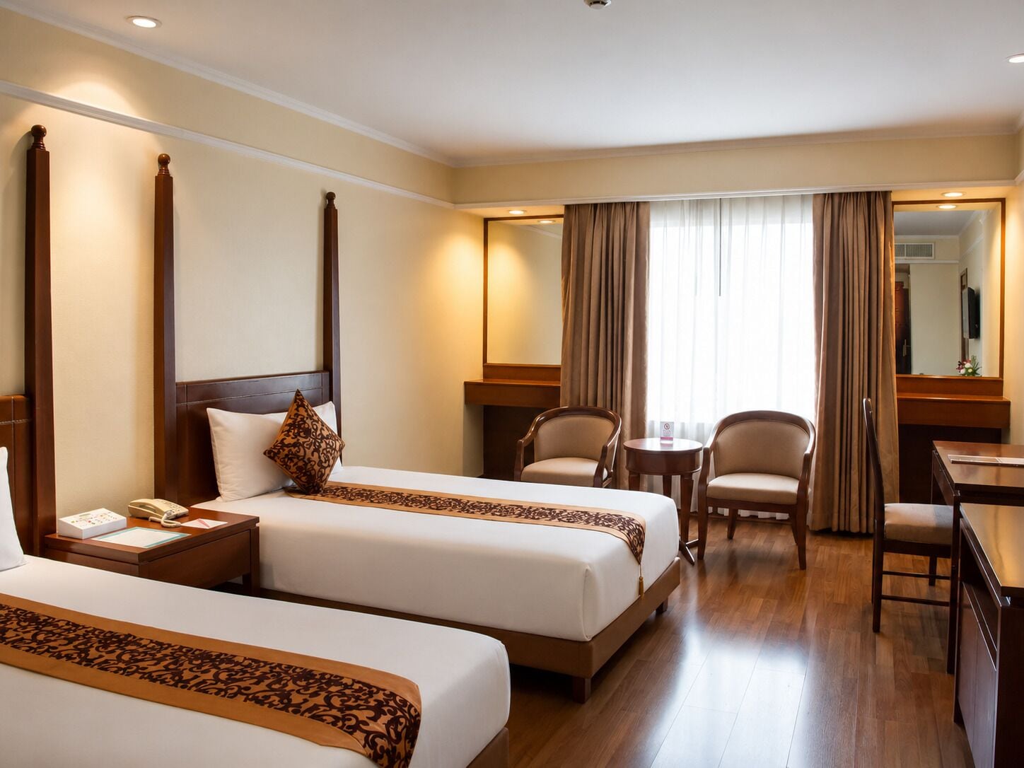 In-room safe, desk, soundproofing, free WiFi
