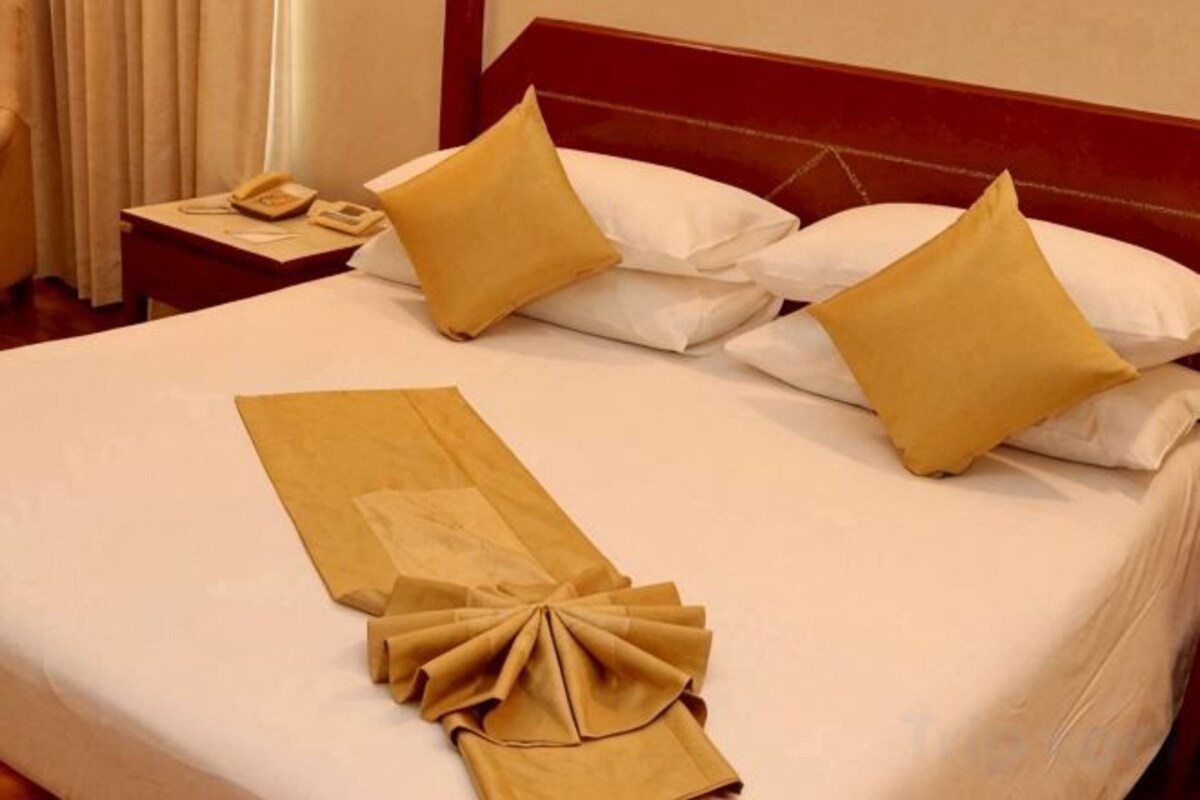 In-room safe, desk, soundproofing, WiFi (free)