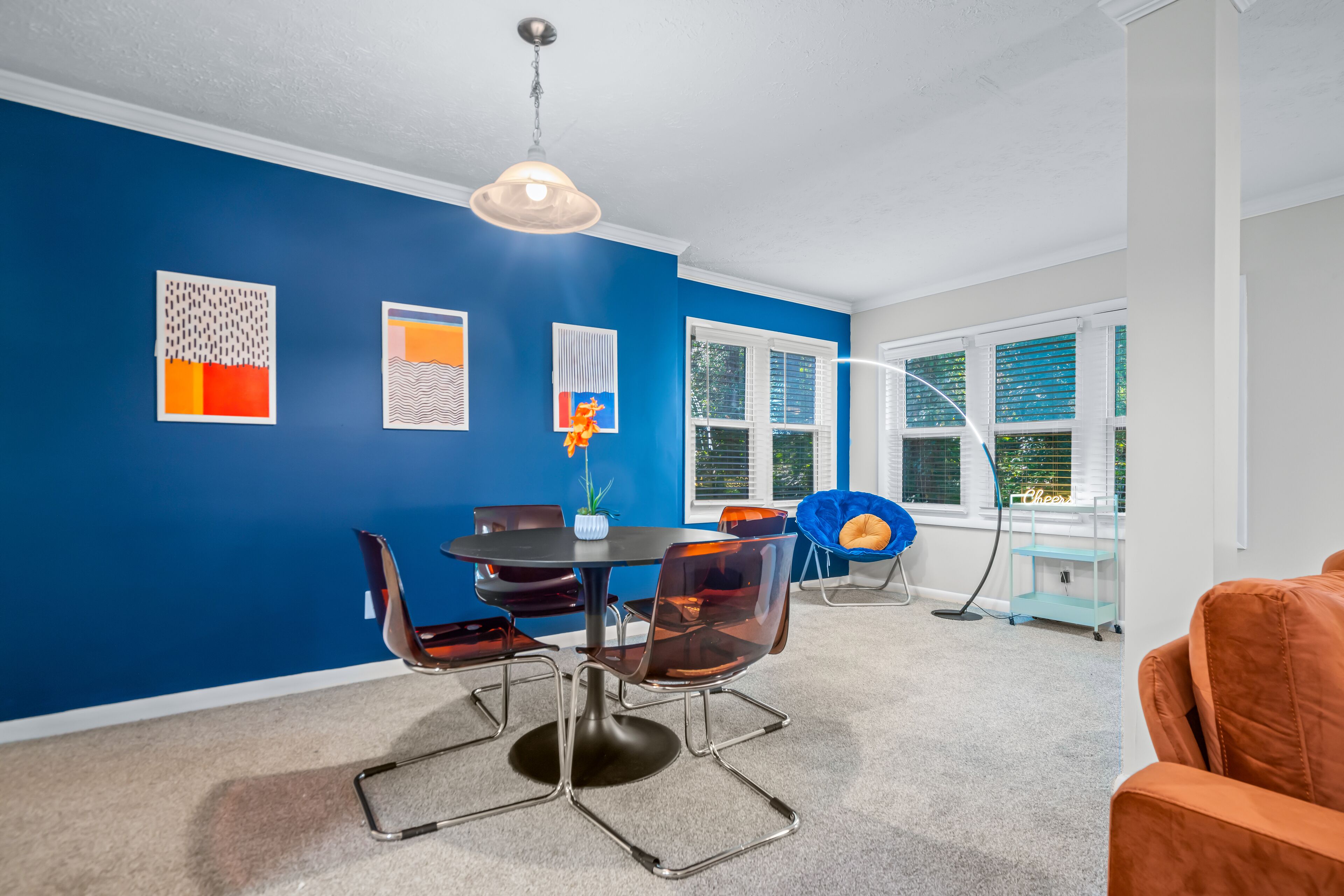 Comfortable and stylish apartment less than a mile from Truist Park!