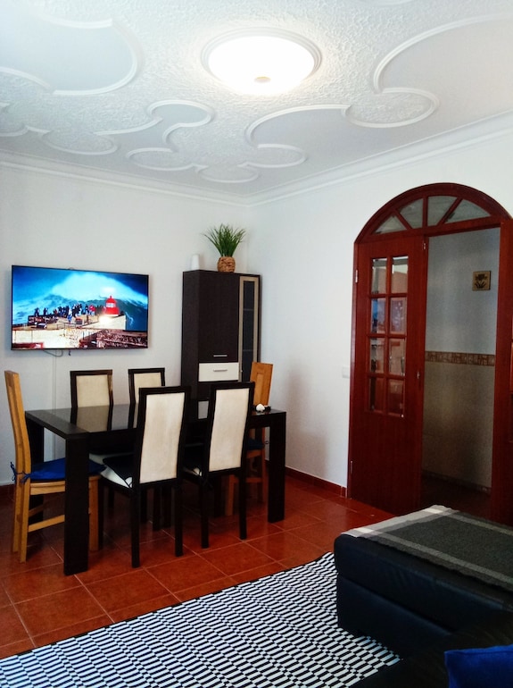 Inviting 2-bed Apartment In Nazare - Nazaré