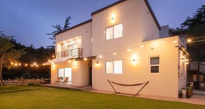 Gangneung Whiten Pension