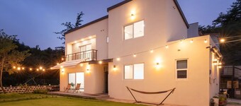 Gangneung Whiten Pension