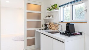 Basic Room, 3 Bedrooms (WhiteN A) | 3 bedrooms, free WiFi - Gangneung Whiten Pension (Gangneung)