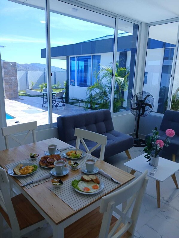 Dining - Cabañas Compostela Gigante- Huila Realmente Confortables y Hermosas (Gigante)