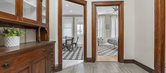 Historic Cozy Forest Park Home @ Perfect Family Getaway near Downtown