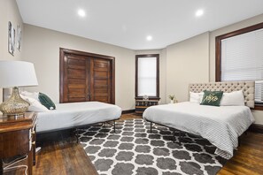 5 chambres, fer et planche à repasser, Wi-Fi, draps fournis