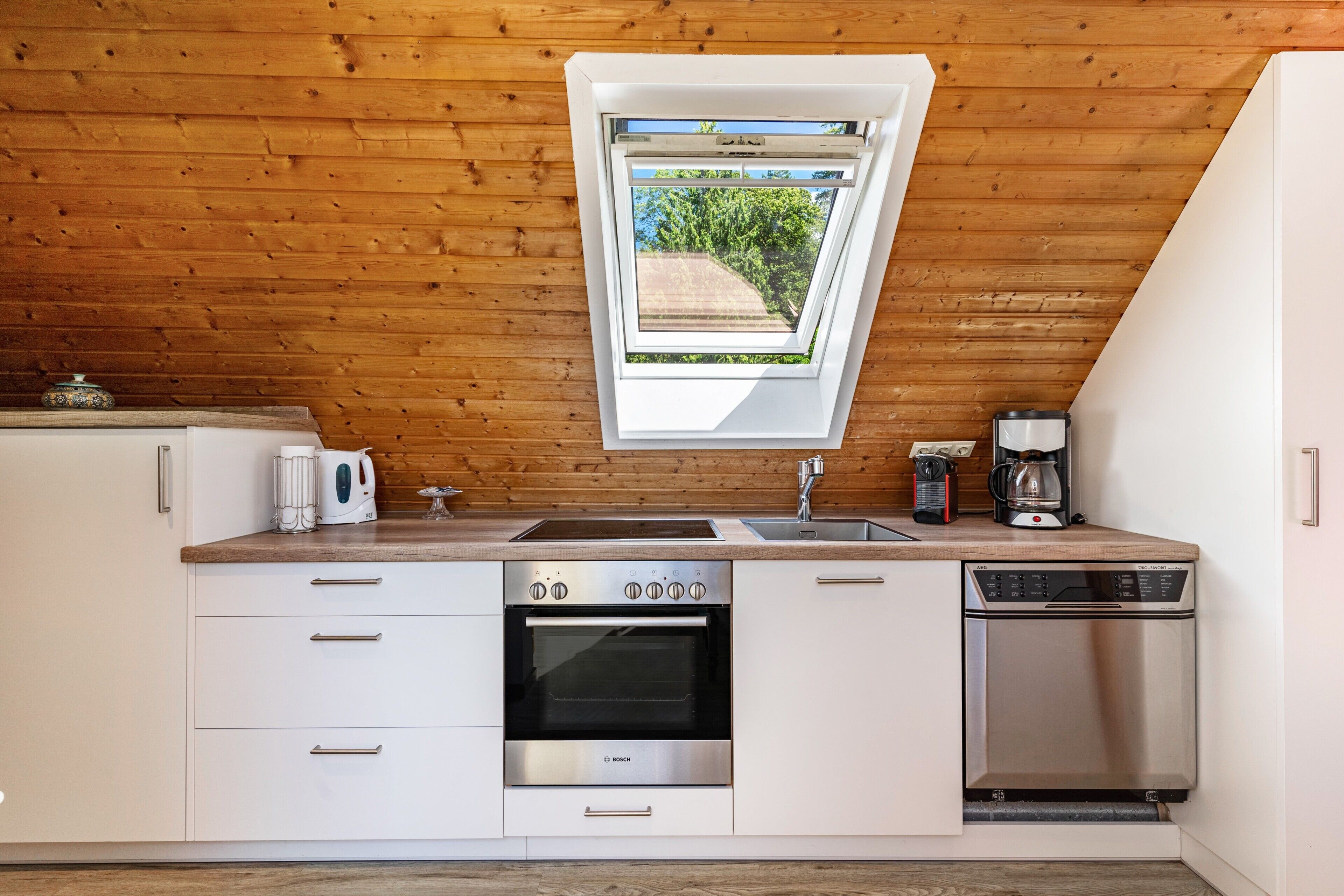 Refrigerador, horno, placa de cocina, lavavajillas