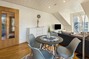 Dining - Apartment 'Am Salinensee' with Balcony and Wi-Fi (Bad Dürrheim)