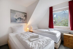 2 chambres, fer et planche à repasser, Wi-Fi gratuit, draps fournis