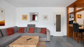 Fernseher, Stereoanlage