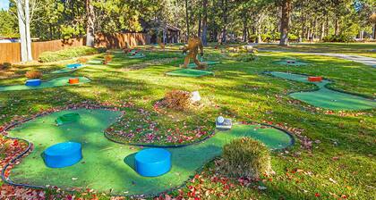 Mountain-view condo with pool, hot tub, sauna, fitness room, balcony, & W/D