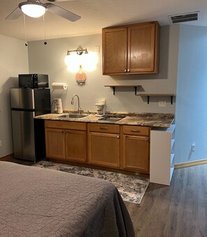 1 bedroom, WiFi, bed sheets