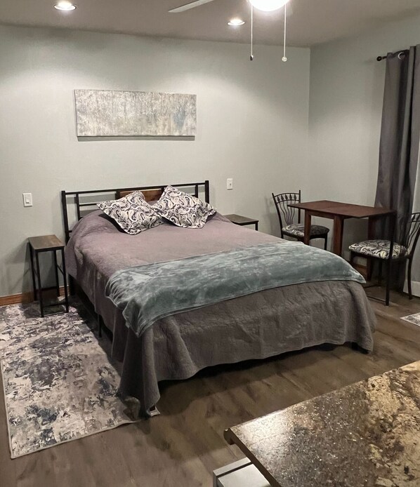 1 bedroom, WiFi, bed sheets