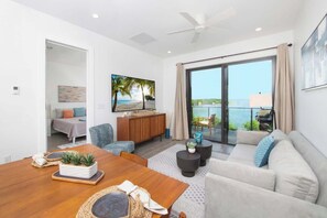 Tv, stereoanlæg, kontorer