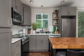 Fridge, microwave, oven, stovetop - The Tea House-Modern container home near beach! (Cloverdale)