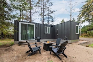 Terrace/patio - The Tea House-Modern container home near beach! (Cloverdale)