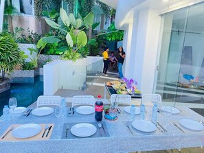 Outdoor dining