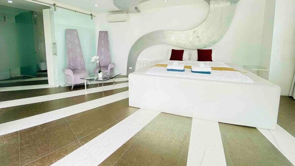 4 bedrooms, iron/ironing board, travel crib, WiFi