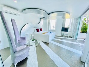 4 bedrooms, iron/ironing board, travel cot, WiFi