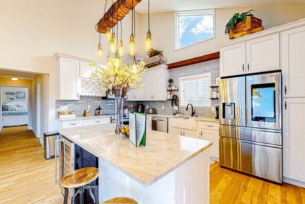 Refrigerador, microondas, horno, placa de cocina