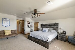 5 habitaciones, tabla de planchar con plancha, wifi y ropa de cama 