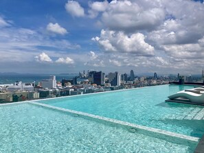 2 outdoor pools - Arcadia Millennium Tower by PSR (Pattaya)