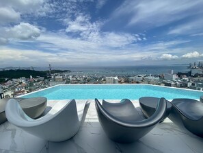 2 outdoor pools - Arcadia Millennium Tower by PSR (Pattaya)