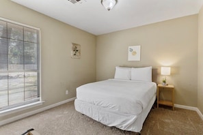 3 bedrooms, desk, iron/ironing board, WiFi