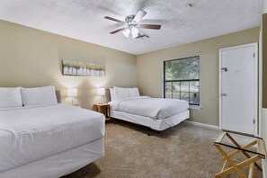 3 Schlafzimmer, Schreibtisch, Bügeleisen/Bügelbrett, WLAN