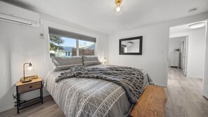 3 bedrooms, desk, iron/ironing board, travel crib