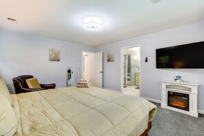 3 bedrooms, iron/ironing board, Internet, bed sheets