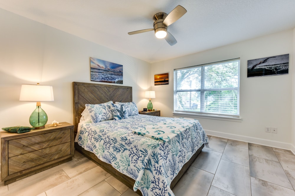 Room, Fernandina Beach Paradise: Steps to Shore!