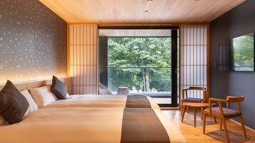 Down duvets, individually decorated, iron/ironing board, free WiFi