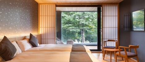 Down duvets, individually decorated, iron/ironing board, free WiFi