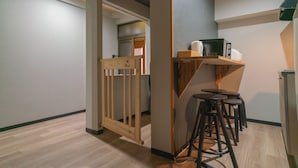 Unclassified image, 5 of 31, button - Kujo Seisen (Kyoto)
