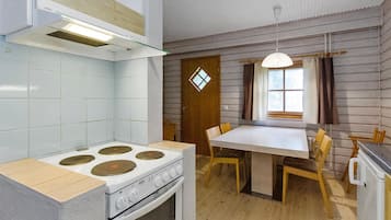 Refrigerador, microondas, lavavajillas, utensilios de cocina