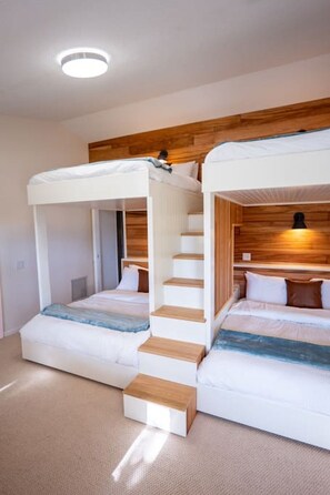 4 Schlafzimmer, Bügeleisen/Bügelbrett, kostenloses WLAN, Bettwäsche