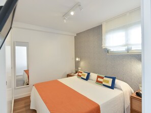 2 habitaciones, escritorio, tabla de planchar con plancha y wifi 