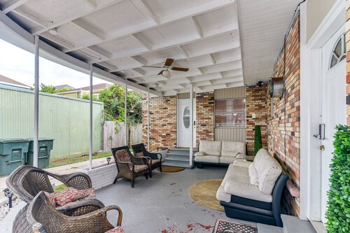 Close to Beach & Pleasure Pier! Coastal Escape